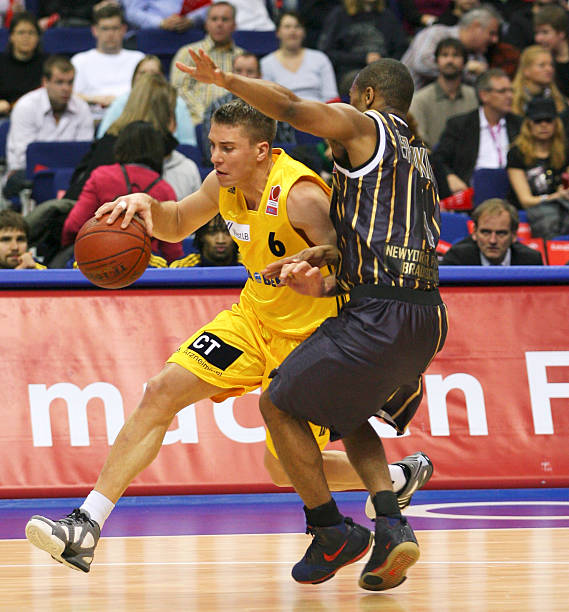 球队必须在 球队必须在