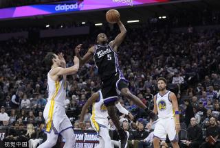 甲赛场上拥 甲赛场上拥