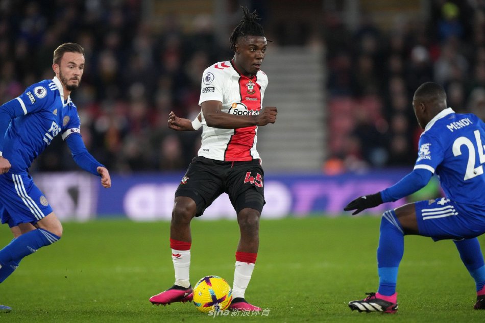 强劲与韧性 强劲与韧性