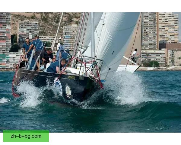 全球风帆之巅：挑战帆船杯赛，探索极限航海技艺