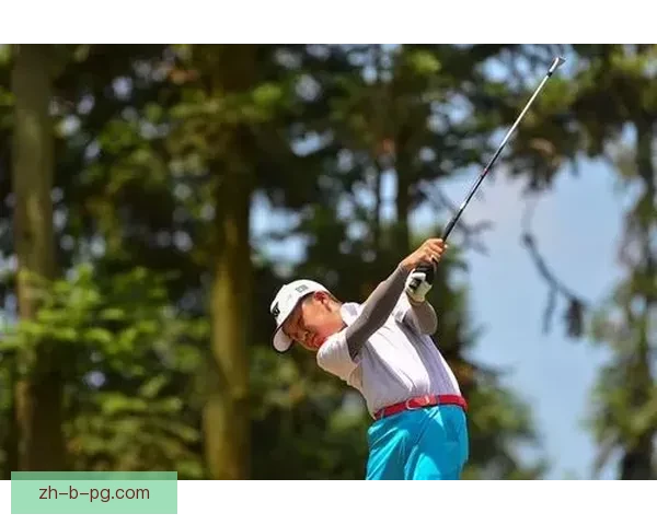 高尔夫赛场风云：巅峰对决谁能问鼎？